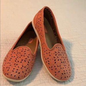 OluKai Momi Flats
